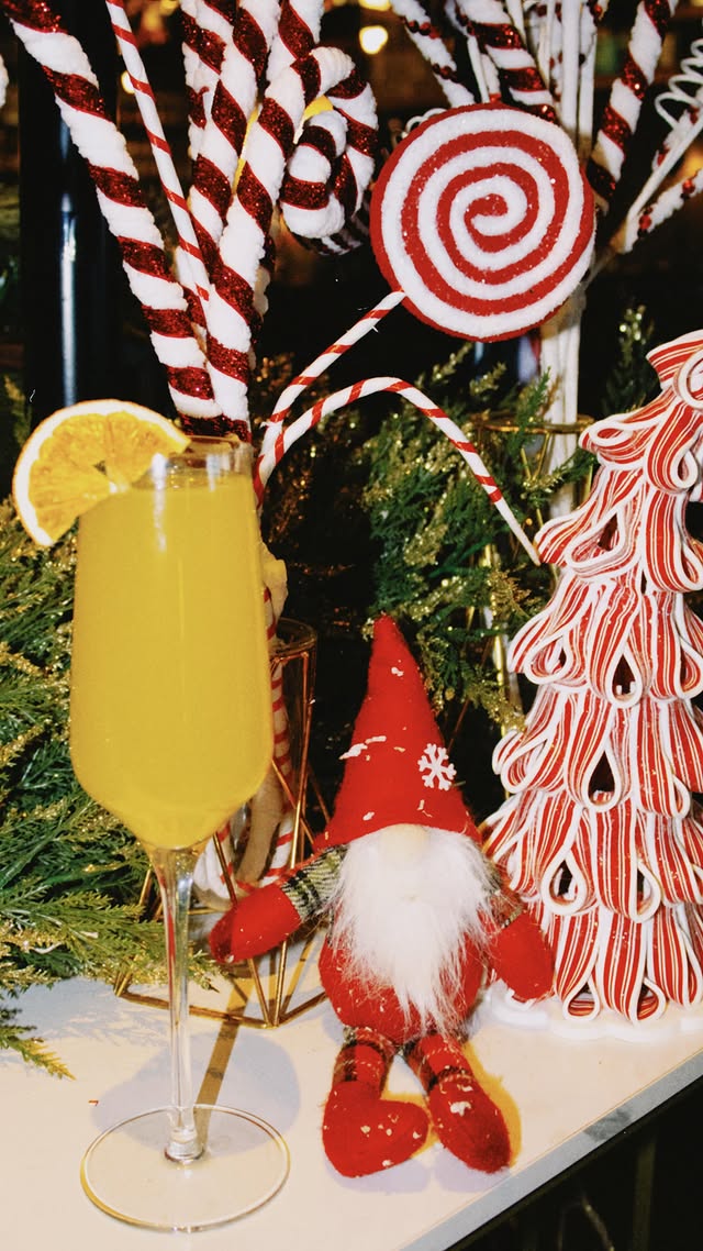 Santa said he’s only coming for the waffles…
You should too 😉🎅✨

Bring the fam