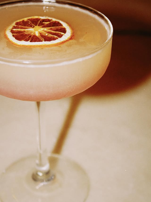 Nothing beats bubbles and sweetness and our La French Kiss is just that🫧🥂

Mon